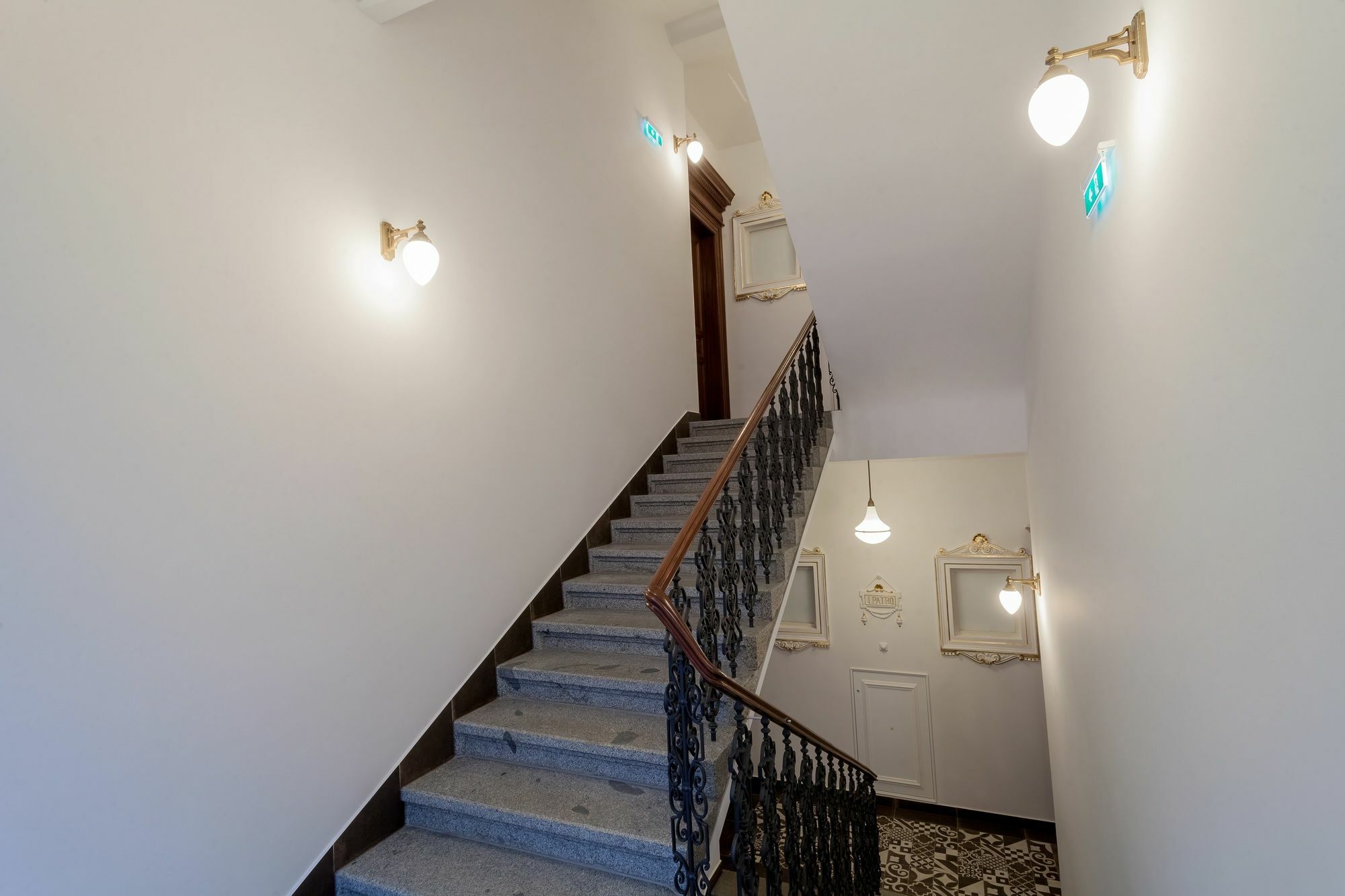 Vinohradsky Dum Residence Prague Exterior photo